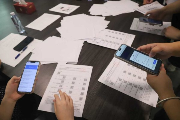 9688策略宝 静安区首次应用“拇指表决”远程投票系统，让业主参与表决不再难